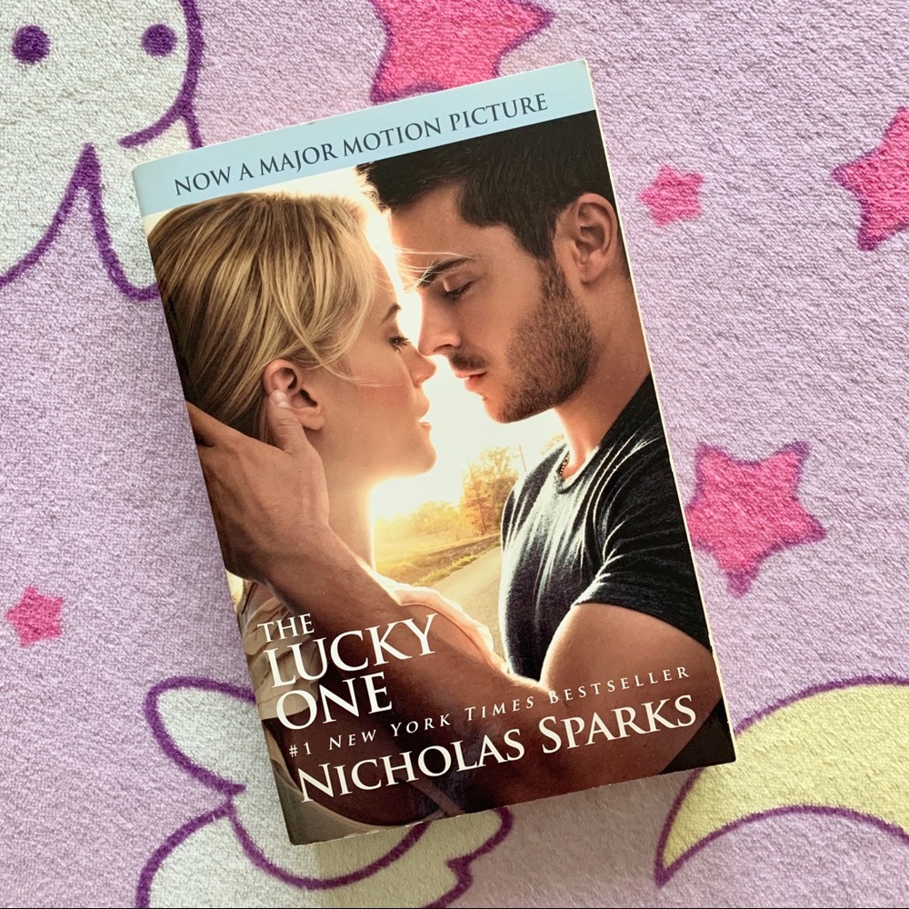 The Lucky One by Nicholas Sparks Book